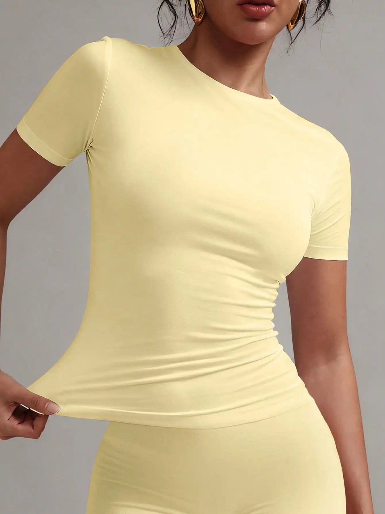 Women's Round Neck Short Sleeve Fitted T Shirt Polyester Elastane
