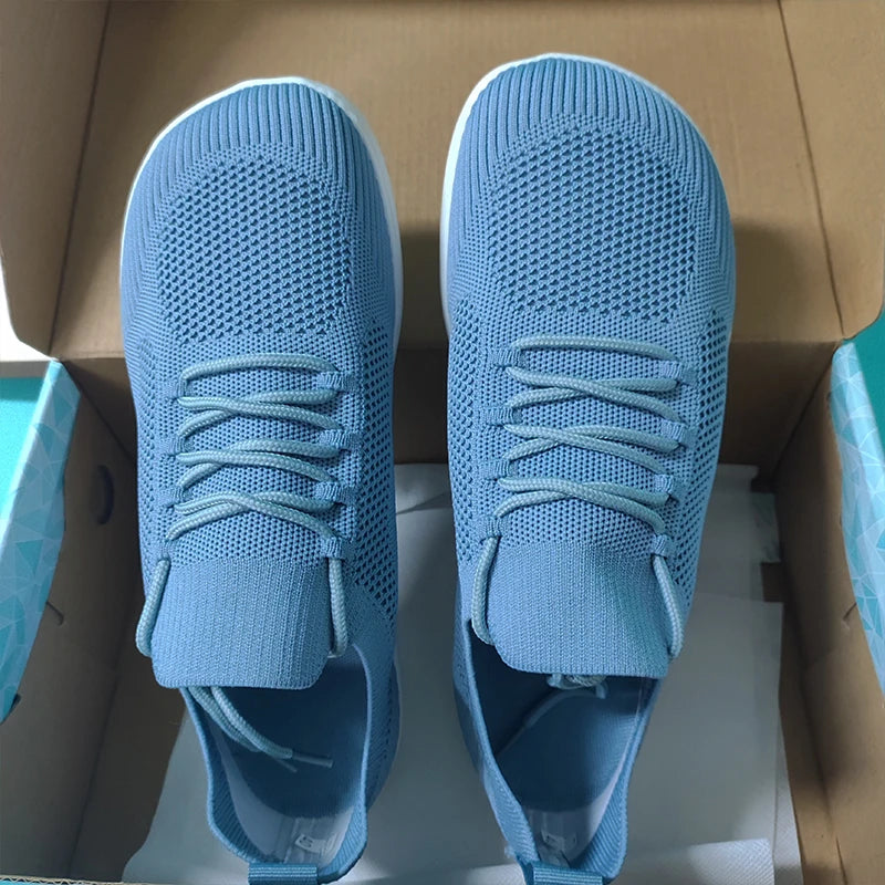DQTBE Wide Barefoot Shoes for Men and Women Breathable Mesh