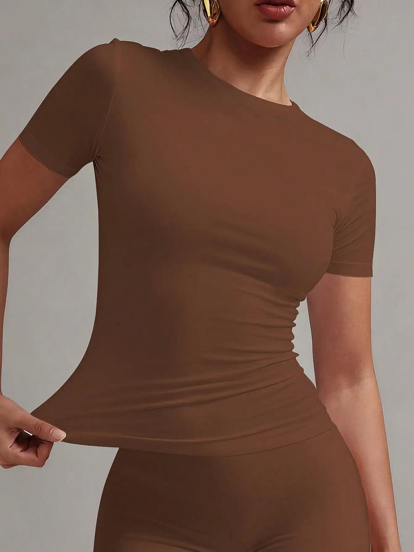 Women's Round Neck Short Sleeve Fitted T Shirt Polyester Elastane
