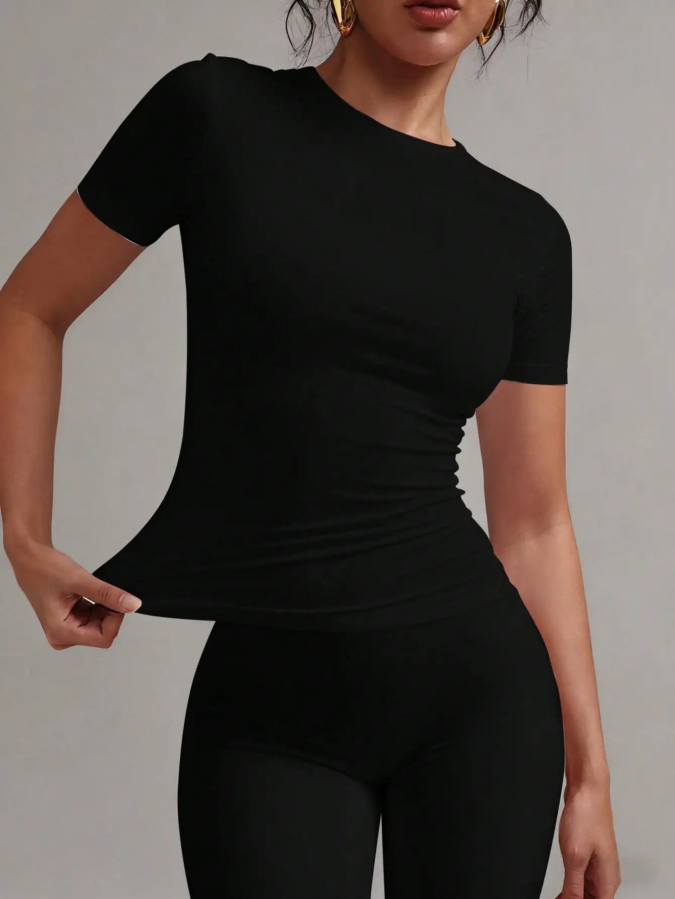 Women's Round Neck Short Sleeve Fitted T Shirt Polyester Elastane