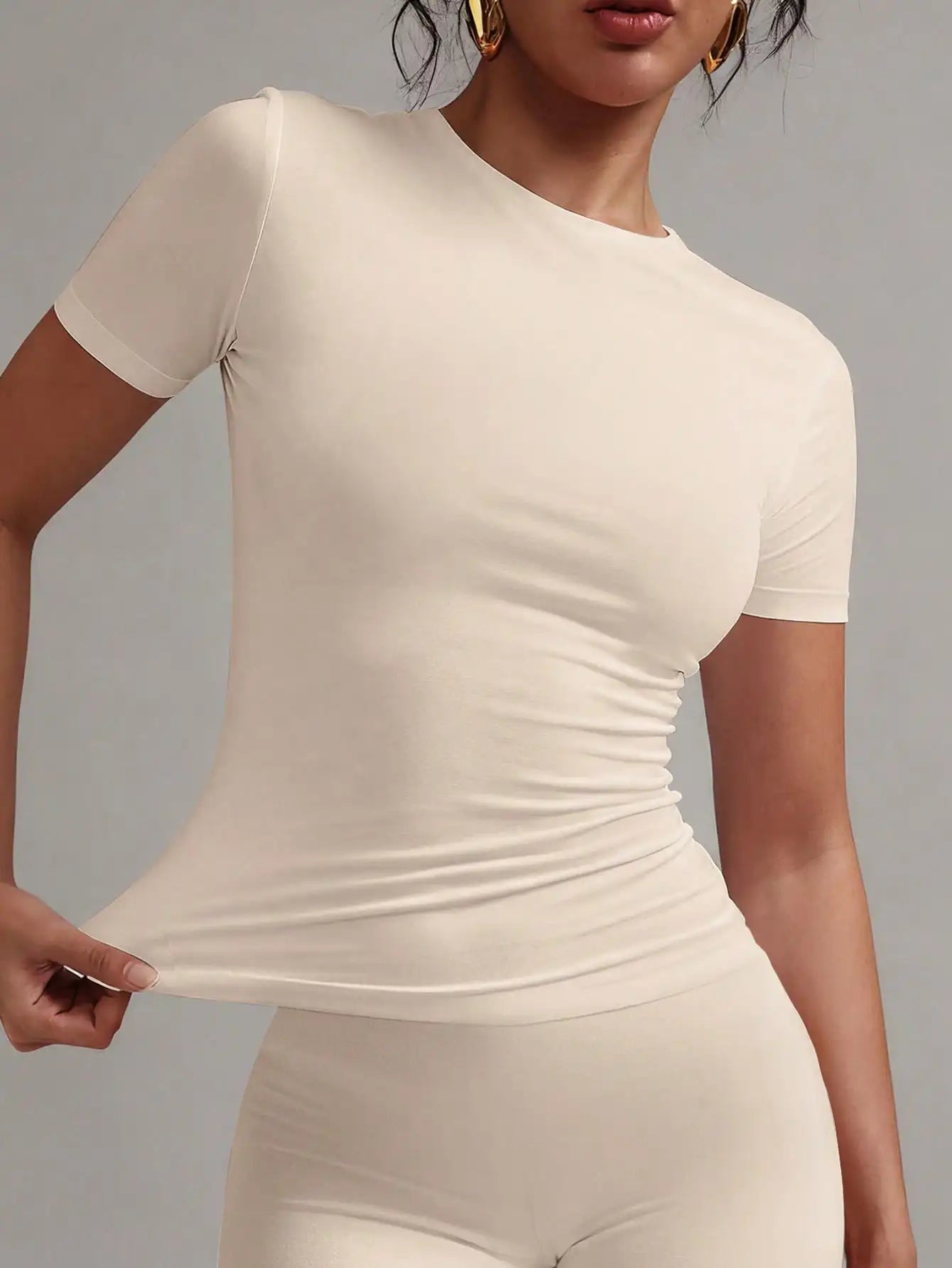 Women's Round Neck Short Sleeve Fitted T Shirt Polyester Elastane